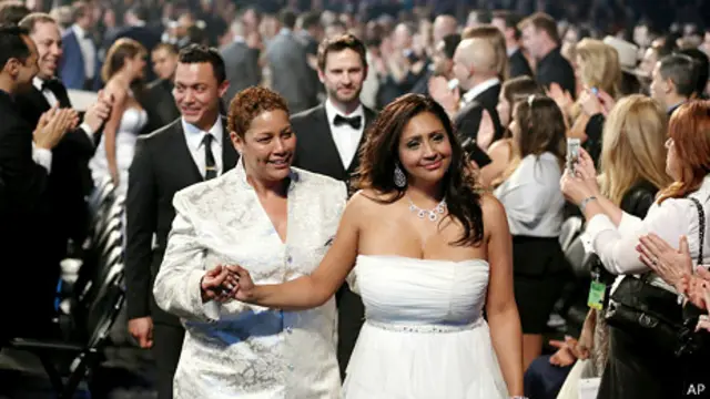 Boda colectiva en los Grammy