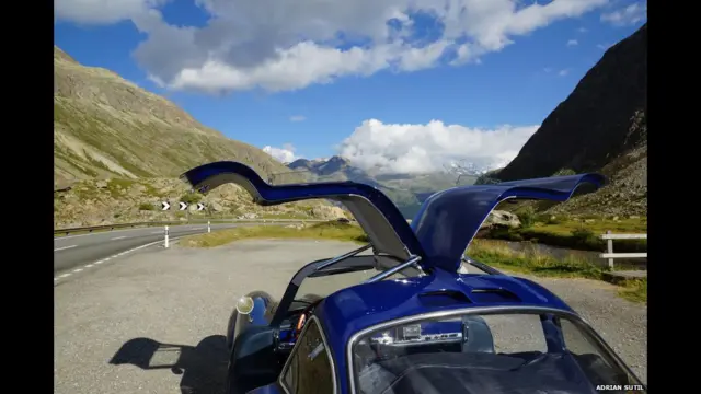 Авто в Альпах. Адріан Сутіл
