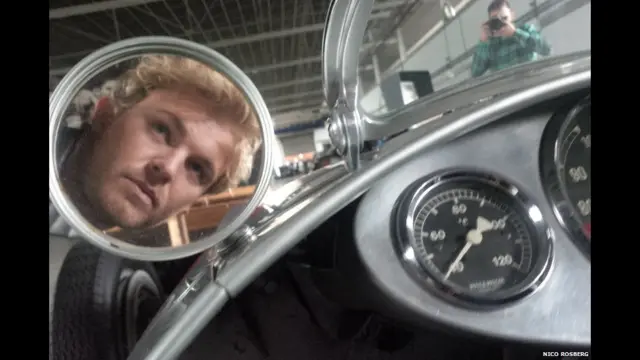 Росберг у боковому дзеркалі. Ніко Росберг