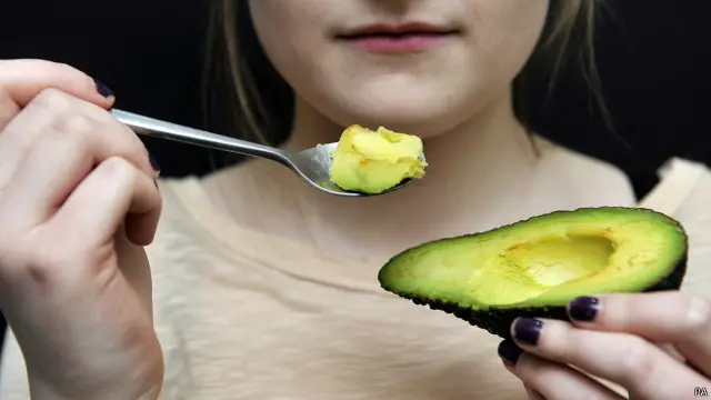 O colesterol bom é encontrado em alimentos como abacate, azeite de oliva e óleos vegetais