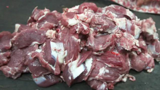 ’میں نے اپنی بیوی سے کہا کہ گوشت پکاؤ۔ اس نے کہا کہ وہ گوشت نہیں کچھ اور پکائے گی‘