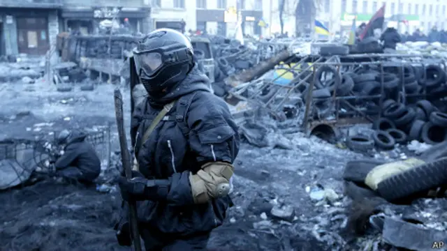 برچیدن سنگربندی‌های خیابانی از شروط رئیس جمهوری برای عفو تظاهر کنندگان است