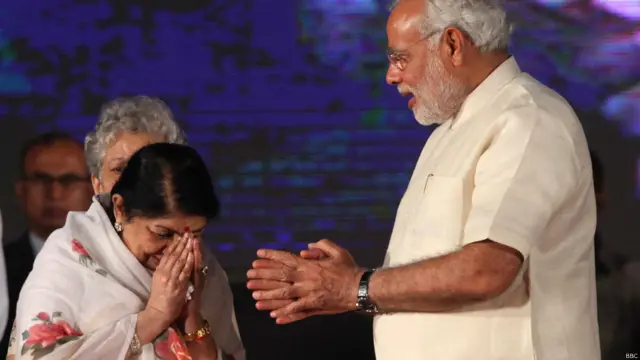 'ऐ मेरे वतन के लोगों'