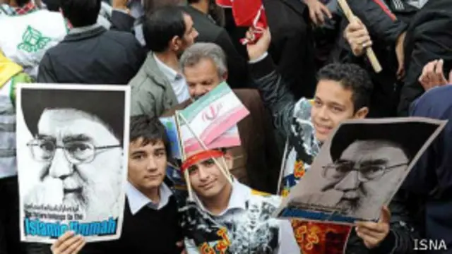 السفير الإيراني يقول إنه كان مجرد مترجم للتنظيم الطلابي عام 1979. 