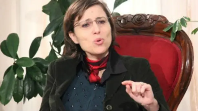 لبنى الجيريبي، من حزب التكتل العلماني وصفت المادة بأنها تاريخية.