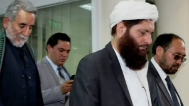 ہ پیشے کے لحاظ سے ماہرِ تعمیرات ہیں اور وزرات دفاع کے ساتھ بھی کام کر چکے ہیں