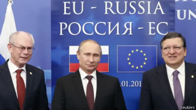 Слева направо: президент Европейского Совета Херман ван Ромпей, президент России Владимир Путин и глава Еврокомиссии Жозе-Мануэль Баррозу в Брюсселе 28 января 2014 г.
