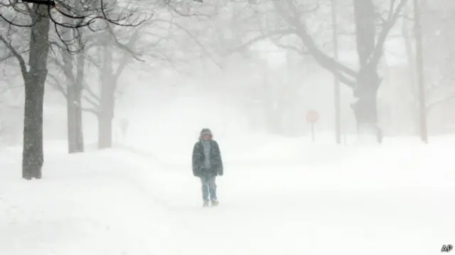 Холода и снег в США