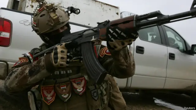 تنفذ القوات العراقية عملية أمنية في الأنبار