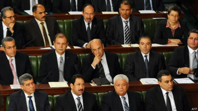 صوت 149 نائبا من أصل 193 شاركوا في الاقتراع لصالح منح الثقة
