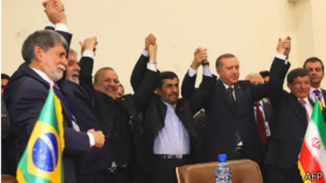 احمدی نژاد برای حل بحران اتمی به اردوغان و دسیلوا متوسل شده بود