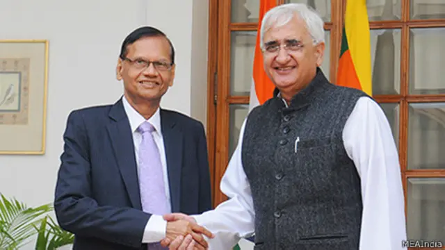 ඇමැති ජී එල් පීරිස්, ඇමැති සල්මාන් කුර්ෂීද් සමග දිල්ලියේදී