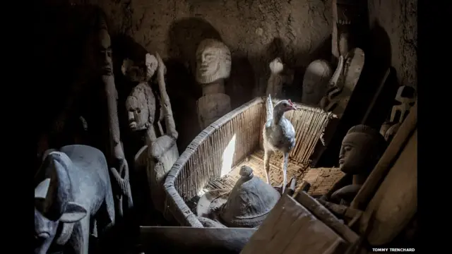 डिजेने, टॉमी ट्रेंचार्ड 