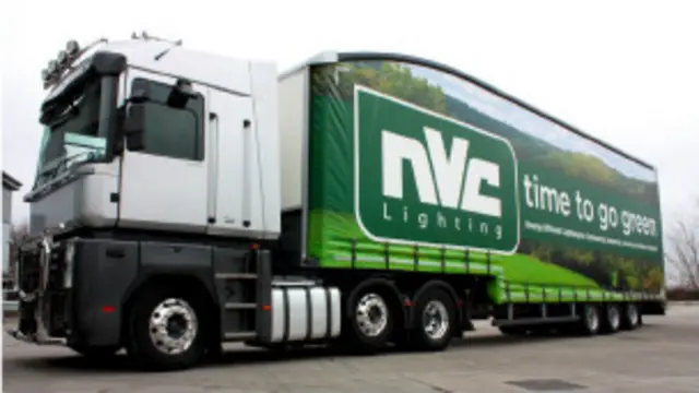 運貨車上雷士的標誌（雷士英國提供）