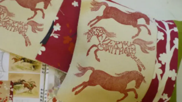 英國首相卡梅倫去年年底訪華，旨在促進兩國經貿關係發展。