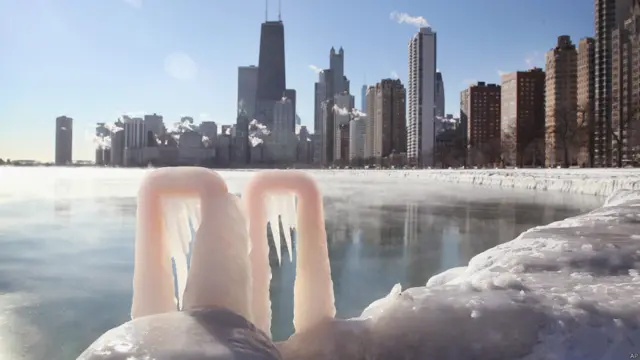 Hielo en el Lago Michigan, a la altura de Chicago, Illinois
