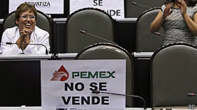 Diputados protestan por la Reforma Energética