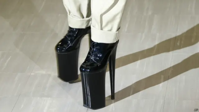 पॉप गायिका लेडी गागा 