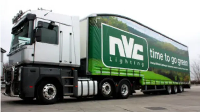 英国雷士照明公司标志的卡车