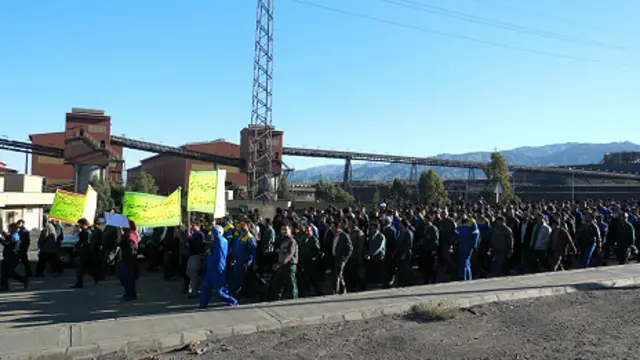 کارگران چادرملو پیش از این در پاییز هم دست به اعتراض زده بودند