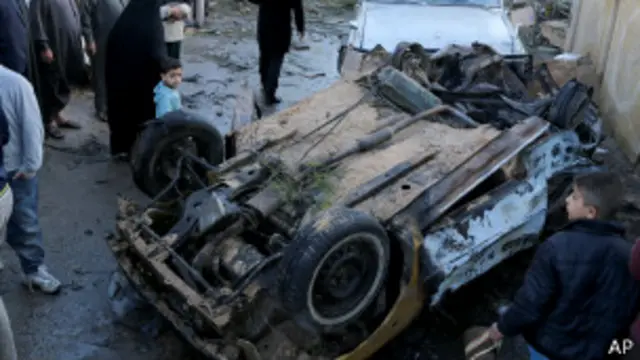 Bağdat'ın Şula bölgesinde de bomba yüklü araçla intihar saldırısı düzenlendi.