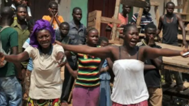 أخبرا تتحدث عن أعمال ثأرية بعد انسحاب المقاتلين المسلمين. 