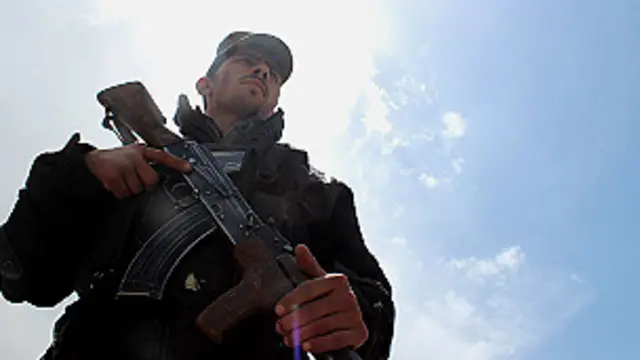 رسولیار وویل، په ورکو شویو پولیسو کې یو د ملي اردو او پاتې اوه نور سیمه ییز پولیس دي.