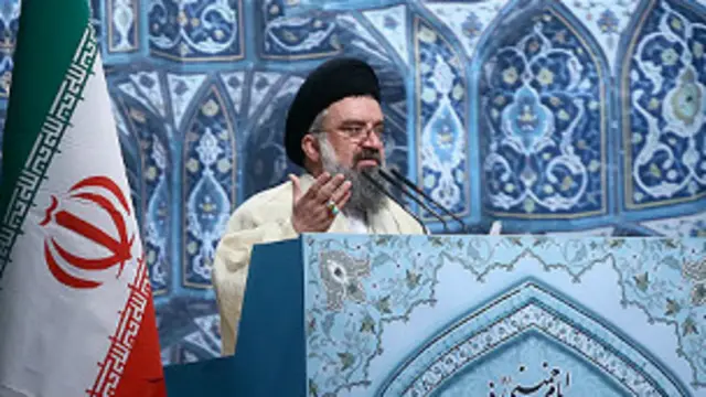 احمد خاتمی در نمازجمعه تهران گفت باراک اوباما علیه "غرور ملی" مردم ایران سخن گفته است