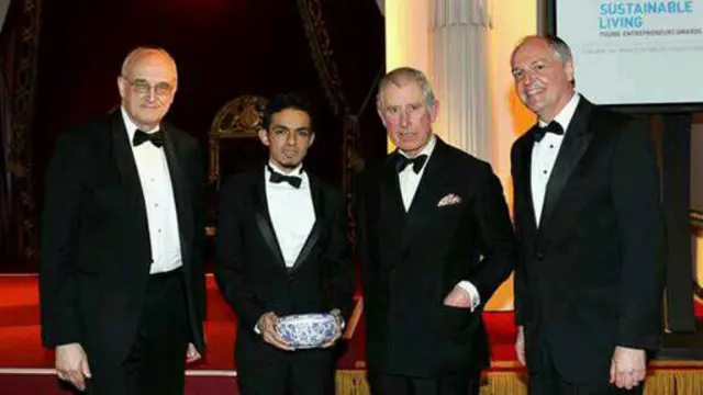 Gamal (dua dari kiri) dan Pangeran Charles (dua dari kanan)