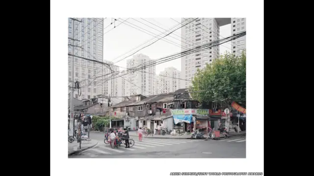 سونی ورلڈ فوٹوگرافی ایوارڈز کی شارٹ لسٹ کا اعلان کر دیا گیا ہے۔ اس فہرست میں مختلف قسم کے فوٹوگرافک انداز پیش کیے گئے ہیں۔ فوٹو گرافر ارجین شومٹز کی جانب سے شنگھائی شہر کی تصاویر۔