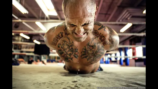 فوٹوگرافر نکولائی لینارس کی یہ تصویر پروفیشنل سپورٹس کیٹیگری کے لیے منتخب ہوئی۔ 