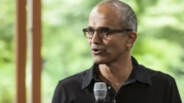 نادېلا په کمپوټر، سوداګرۍ او انجینرۍ کې زده کړې کړې دي