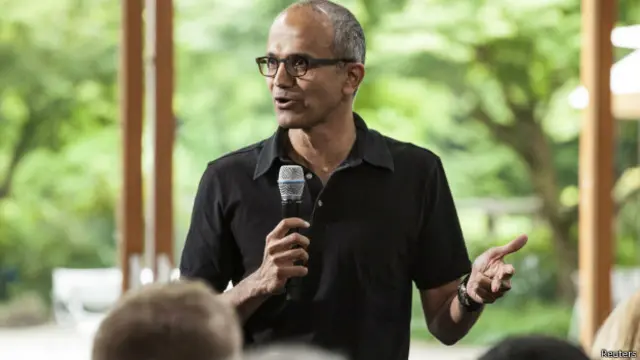 ستیا نڈیلا بھارتی شہر حیدرآباد میں پیدا ہوئے تھے اور انہوں نے 1992 میں مائیکروسافٹ میں کام شروع کیا