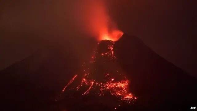 Các chuyên gia nói Sinabung chưa được nghiên cứu kỹ nên việc dự đoán hoạt động của nó càng khó hơn