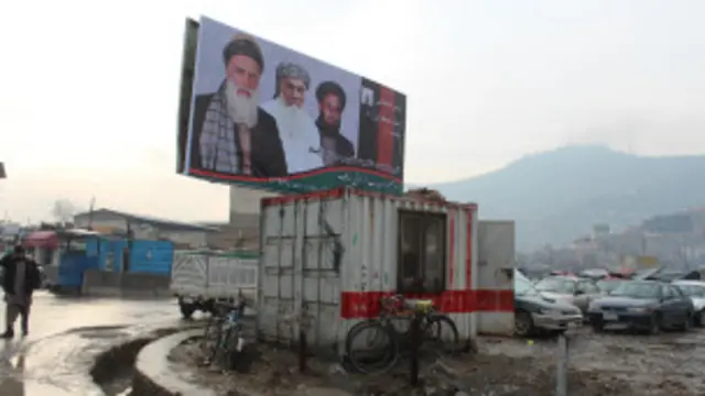 د افغانستان د ټاکنو خپلواک کمیسیون تر دوو میاشتو پورې د ټاکنیزو منډو ترړو پروړاندې د نوماندانو او د هغوی د انتخاباتي غونډو امنیت لویه ننګونه بولي. 