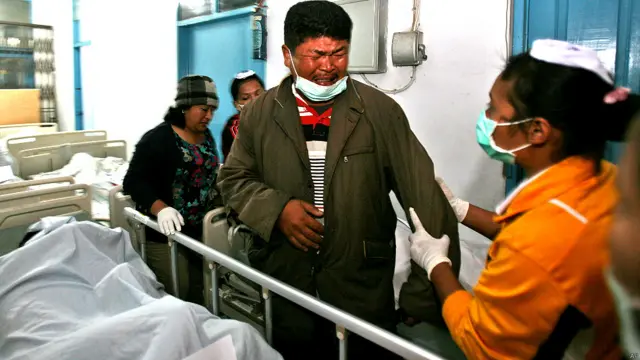 अस्पतला में घायल के रिश्तेदार.