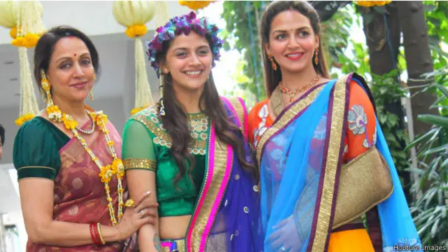 ہیما مالنی اور دھرمیندر کی بیٹی ہونے کے باوجود ایشا کسی قسم کا جادو جگانے میں ناکام رہیں