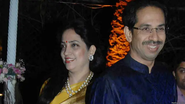 उद्धव ठाकरे और उनकी पत्नी