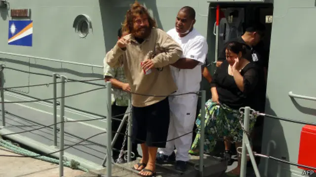 El náufrago a su llegada a Majuro