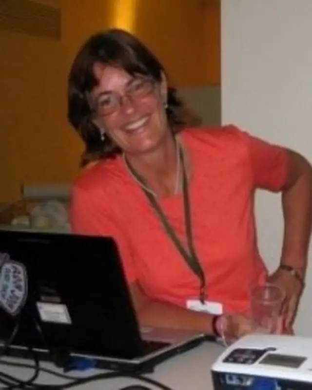 Анн Мікаельсен стверджує, що використання соціальних мереж сприяє розвитку учнів