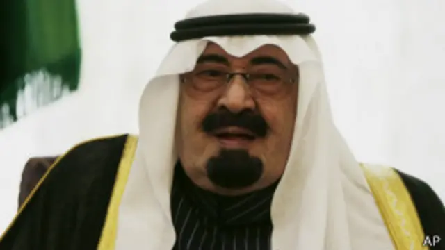 الملك عبدالله أول حاكم يزور مصر منذ تنصيب السيسي