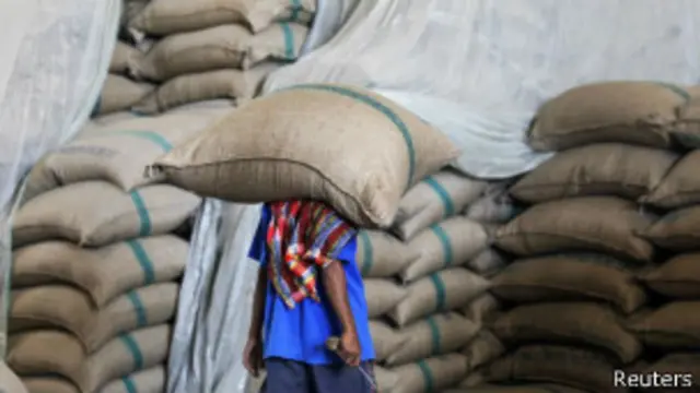 ထိုင်း ဆန်ထုတ်လုပ်မှု ပိုလျှံနေ