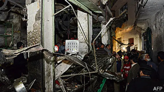 قصہ خوانی بازار کے کوچہ رسالدار میں امام بارگاہ کے سامنے ہونے والے دھماکے میں نو افراد ہلاک اور 60 زخمی ہو گئے تھے