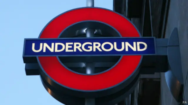 Эмблема лондонского метро