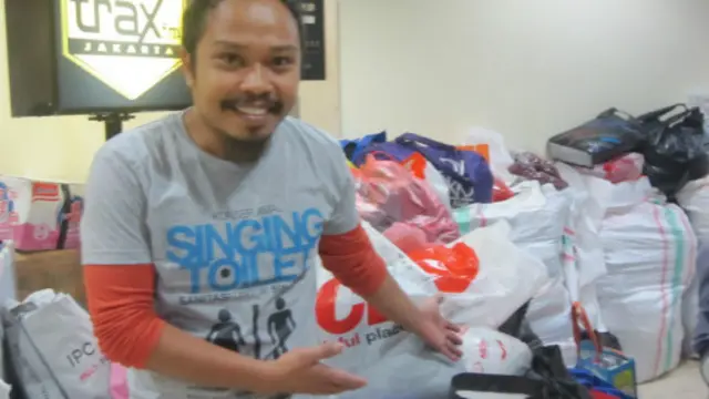 Konser SingingToilet