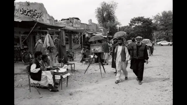 Kisah juru foto jalanan Afghanistan