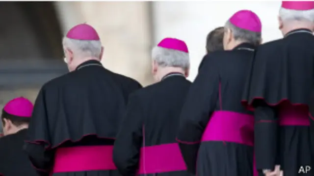 Католические священники