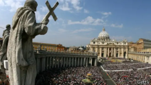 A praça São Pedro, no Vaticano