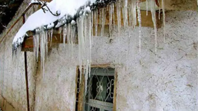 Қишлоқларда оилаларнинг кўмир ё ўтин олишга қурби етмаяпти