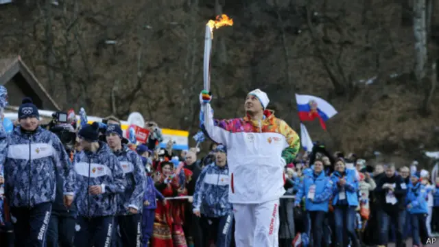 Эстафета олимпийского огня в Красной поляне